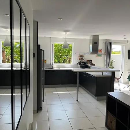 - Maison Familiale فيلة